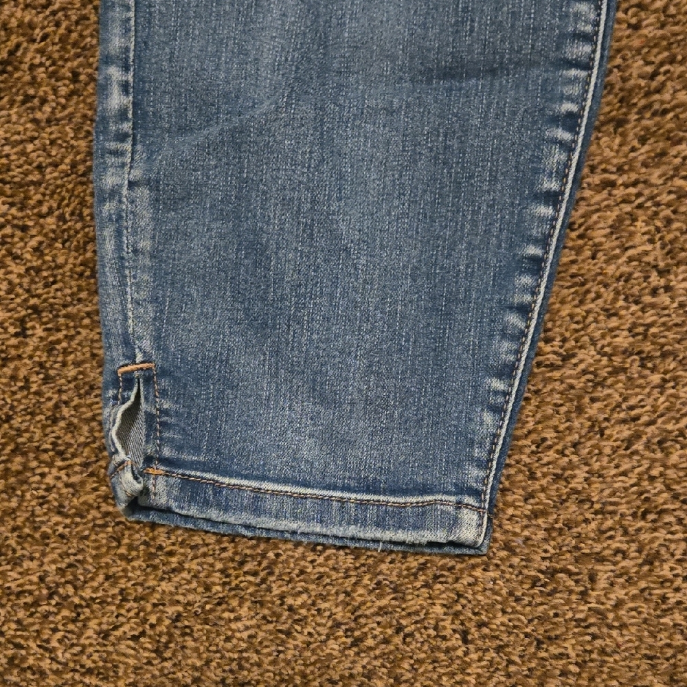 Like New Maurices Everflex Crop Denim - Picture 5 of 8